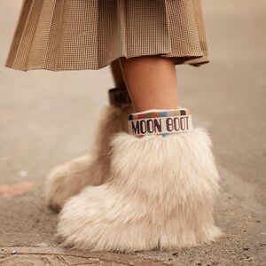 Like New moon Boot Icon Yeti